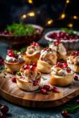 Weihnachtliches Fingerfood mit Hähnchen, Champignons und Cranberries