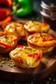 Eier-Muffins mit Paprika und Käse