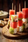 Melonen-Feta-Spieße - Erfrischendes Fingerfood für den Sommer