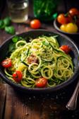 Schnelle und einfache Zucchini-Pasta.